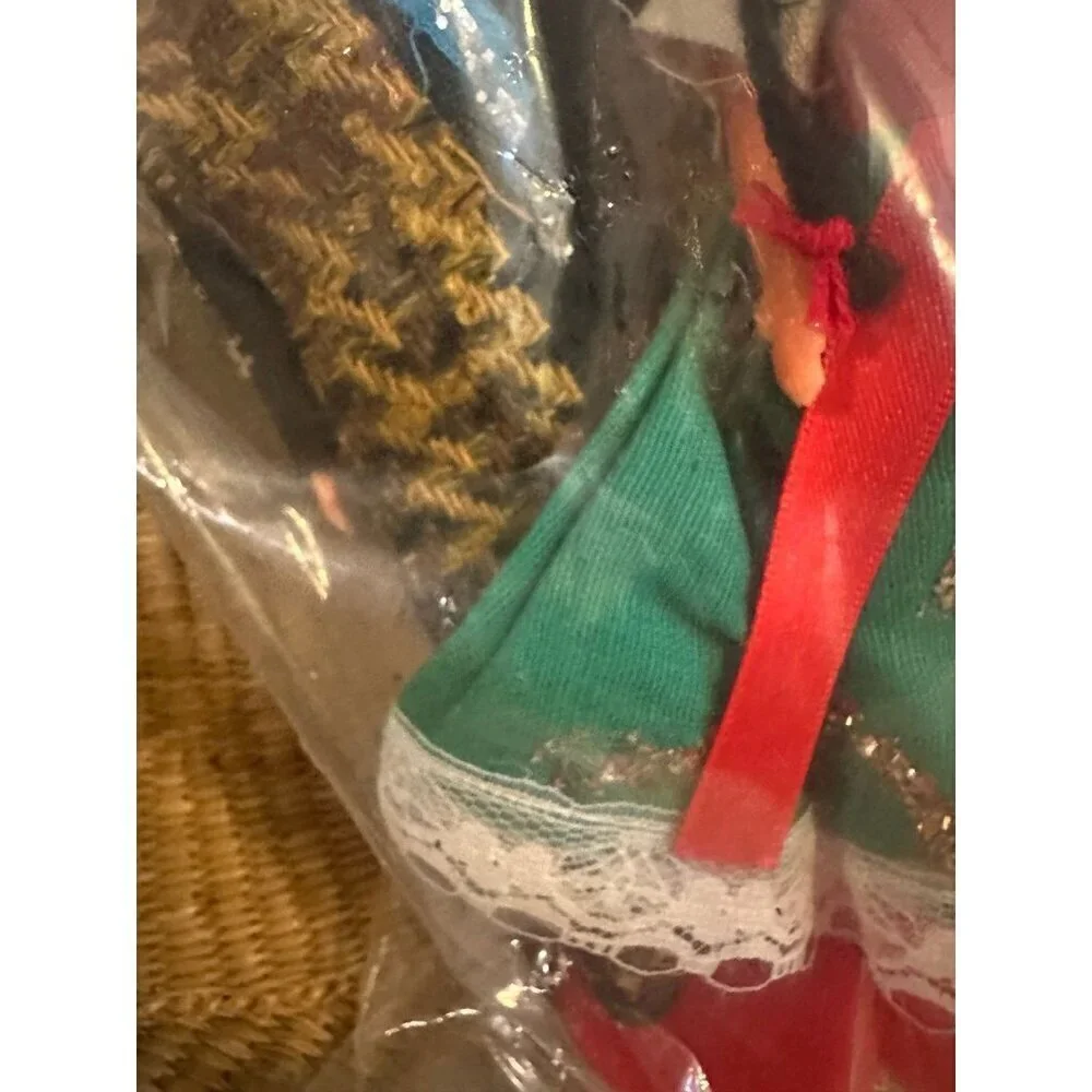 8” Mexico plastic Dolls
